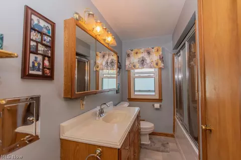9516 Biddulph Rd, Brooklyn, OH 44144 photo 13