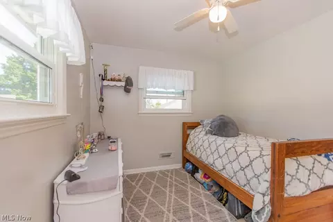 9516 Biddulph Rd, Brooklyn, OH 44144 photo 11