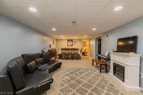 9516 Biddulph Rd, Brooklyn, OH 44144 photo 17