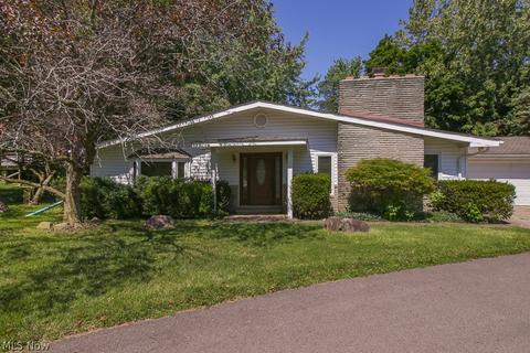 4302 Jaeger Rd, Lorain, OH 44053 photo 2