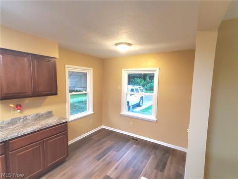 1922 E 41st St, Ashtabula, OH 44004 photo 4