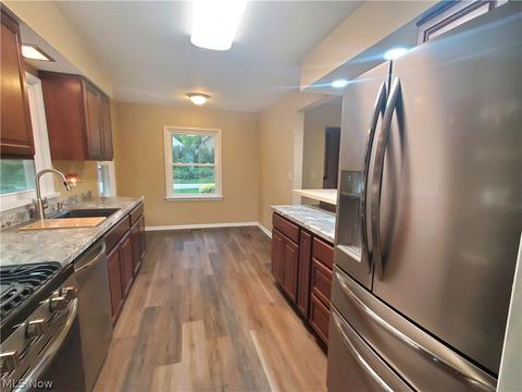 1922 E 41st St, Ashtabula, OH 44004 photo 2