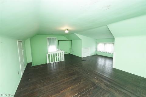 642 Lucille Ave, Akron, OH 44310 photo 16