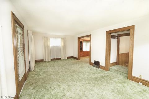 642 Lucille Ave, Akron, OH 44310 photo 9