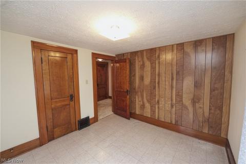 642 Lucille Ave, Akron, OH 44310 photo 11