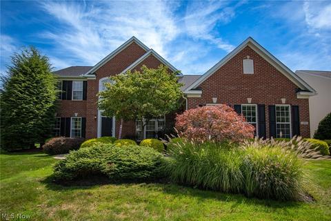 183 Millstream Ct, Copley, OH 44321 photo 2