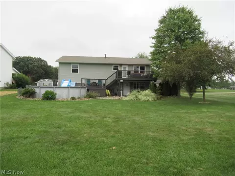 307 Garner Dr, Mogadore, OH 44260 photo 2