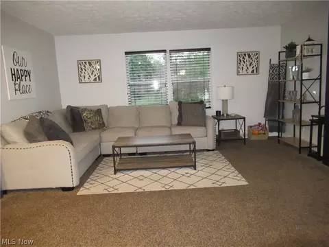 307 Garner Dr, Mogadore, OH 44260 photo 6