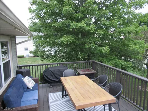 307 Garner Dr, Mogadore, OH 44260 photo 3