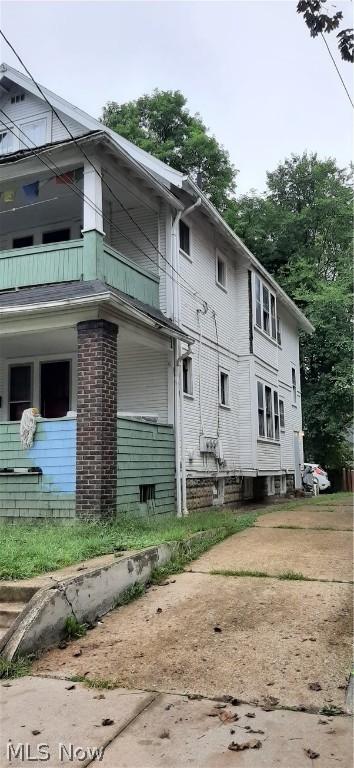 825 Avon St, Akron, OH 44310 photo 4