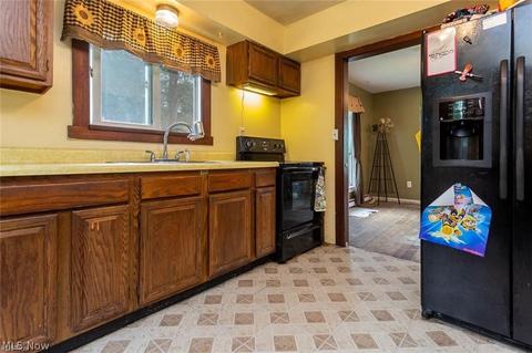 7898 Murray Ridge Rd, Elyria, OH 44035 photo 5
