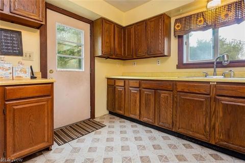 7898 Murray Ridge Rd, Elyria, OH 44035 photo 6