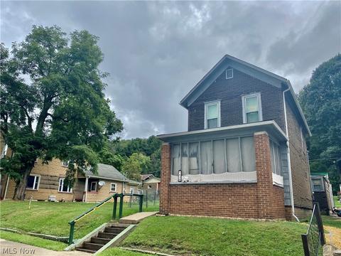 630 N 3rd St, Dennison, OH 44621 photo 2