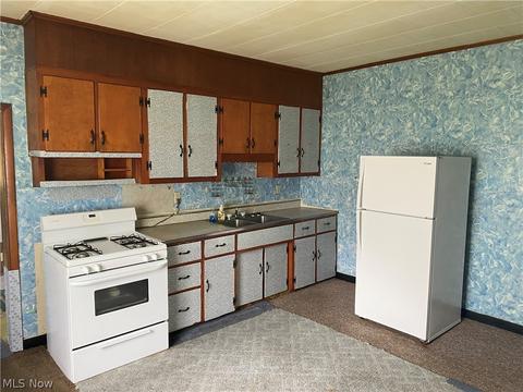 630 N 3rd St, Dennison, OH 44621 photo 5