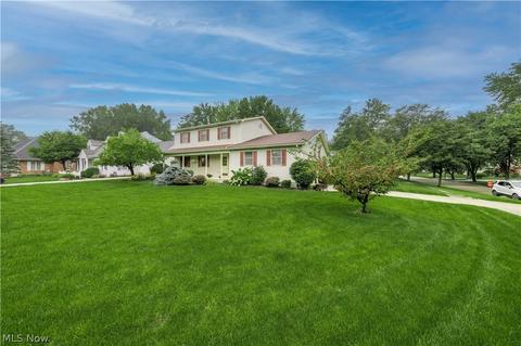 709 Kent Cir, Elyria, OH 44035 photo 3