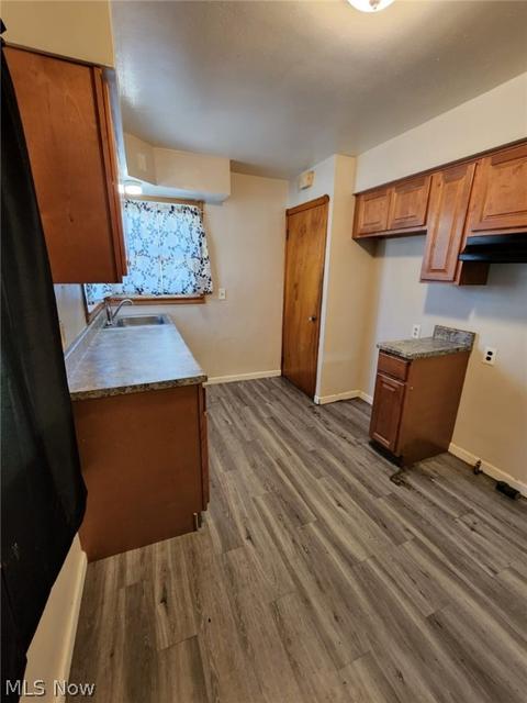 641 Babbitt Rd, Euclid, OH 44123 photo 3