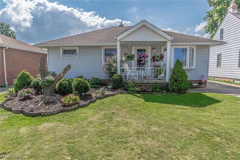 3107 Commonwealth Dr, Parma, OH 44134 photo 1