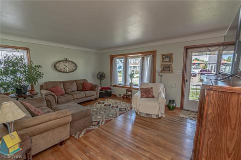 3107 Commonwealth Dr, Parma, OH 44134 photo 5