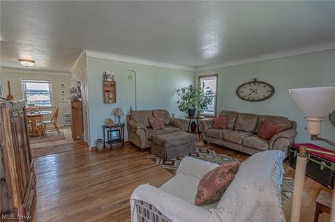 3107 Commonwealth Dr, Parma, OH 44134 photo 8