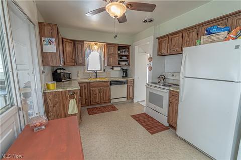3107 Commonwealth Dr, Parma, OH 44134 photo 11
