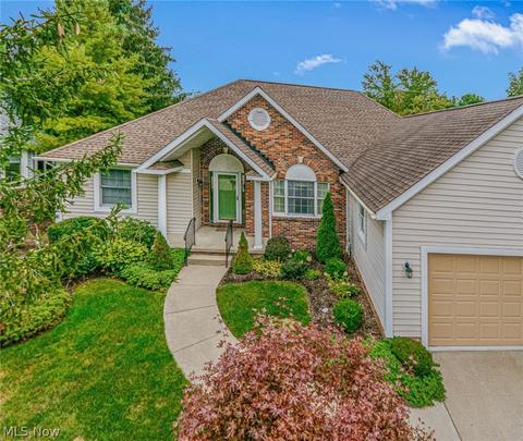 259 Lake Pointe Dr, Akron, OH 44333 photo 1