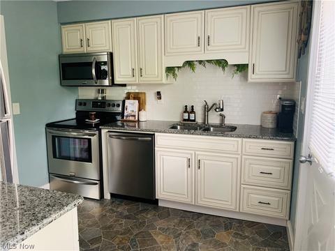 465 E Main St, Madison, OH 44057 photo 8