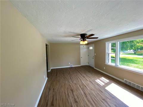 428 Metcalf Rd, Elyria, OH 44035 photo 8