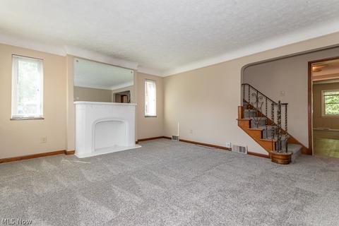 838 E 237th St, Euclid, OH 44123 photo 4