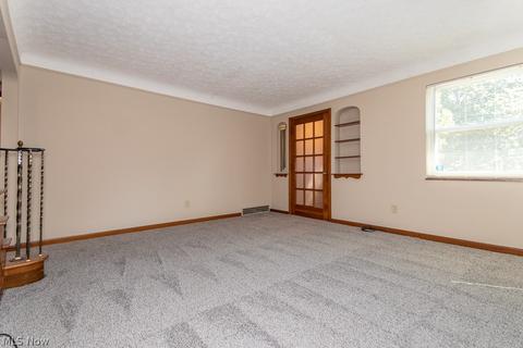 838 E 237th St, Euclid, OH 44123 photo 6