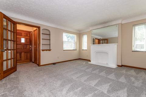 838 E 237th St, Euclid, OH 44123 photo 3