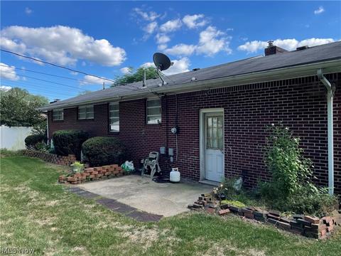 1328 Dunkeith Dr NW, Canton, OH 44708 photo 12