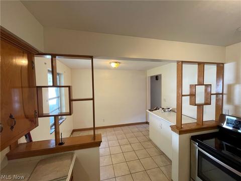 1328 Dunkeith Dr NW, Canton, OH 44708 photo 3