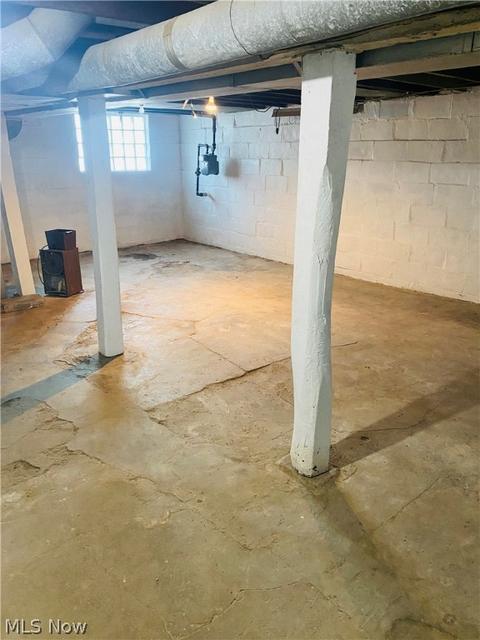 375 Maplewood Ave, Struthers, OH 44471 photo 11