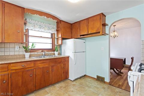 456 10th St, Elyria, OH 44035 photo 7