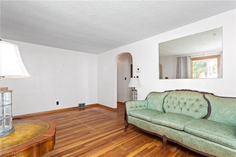 456 10th St, Elyria, OH 44035 photo 3