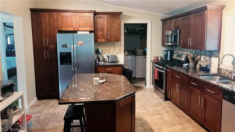 2104 Pleasantview Ave, Ashtabula, OH 44004 photo 9