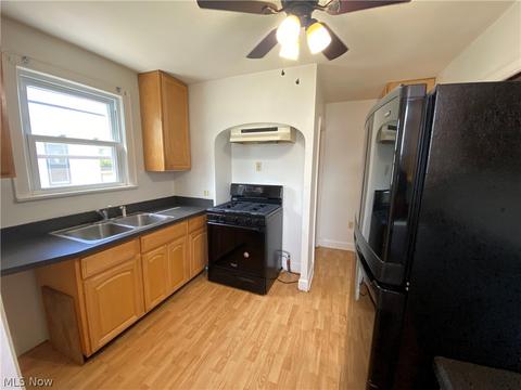 166 Spruce St, Elyria, OH 44035 photo 7