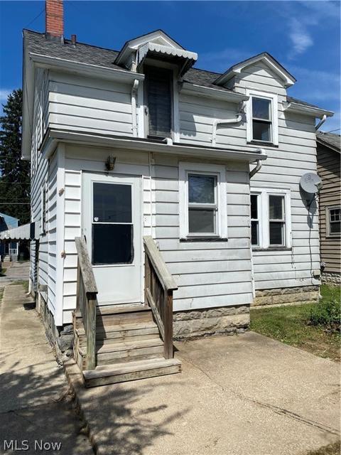 166 Spruce St, Elyria, OH 44035 photo 3