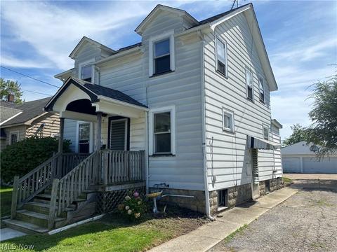 166 Spruce St, Elyria, OH 44035 photo 2