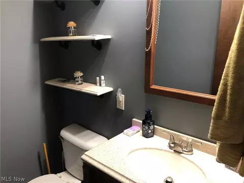 2234 W 9th St, Ashtabula, OH 44004 photo 5