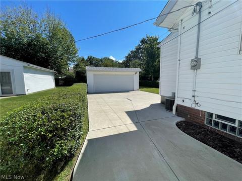 357 E 248th St, Euclid, OH 44123 photo 5