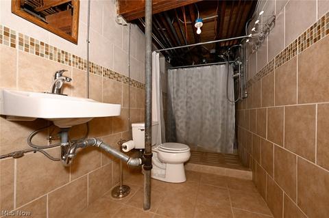 2428 Wright Rd, Akron, OH 44320 photo 24