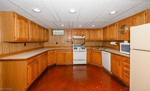 2428 Wright Rd, Akron, OH 44320 photo 23