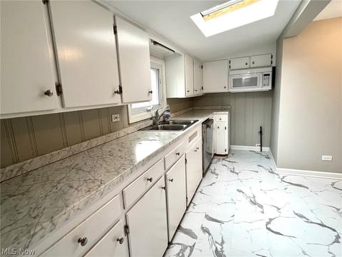 34 E 221st St, Euclid, OH 44123 photo 8