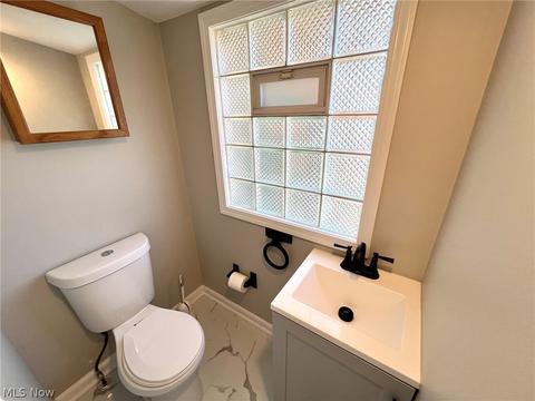 34 E 221st St, Euclid, OH 44123 photo 7
