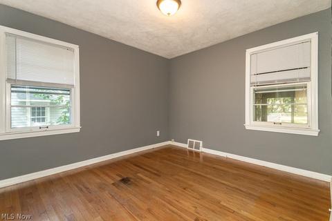 5275 Case Ave, Lyndhurst, OH 44124 photo 15