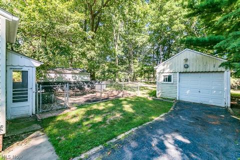 5275 Case Ave, Lyndhurst, OH 44124 photo 23