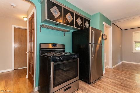 5275 Case Ave, Lyndhurst, OH 44124 photo 8