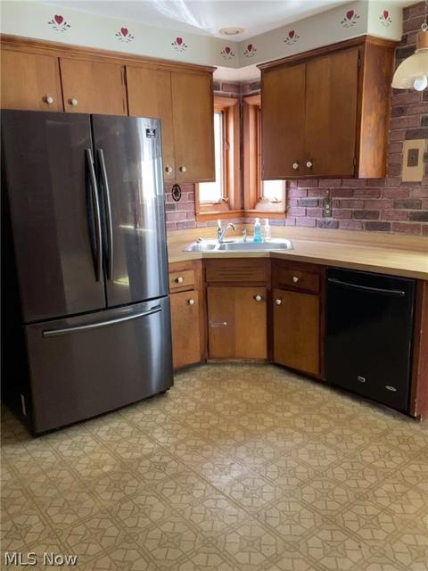 2248 Rockefeller Rd, Wickliffe, OH 44092 photo 2