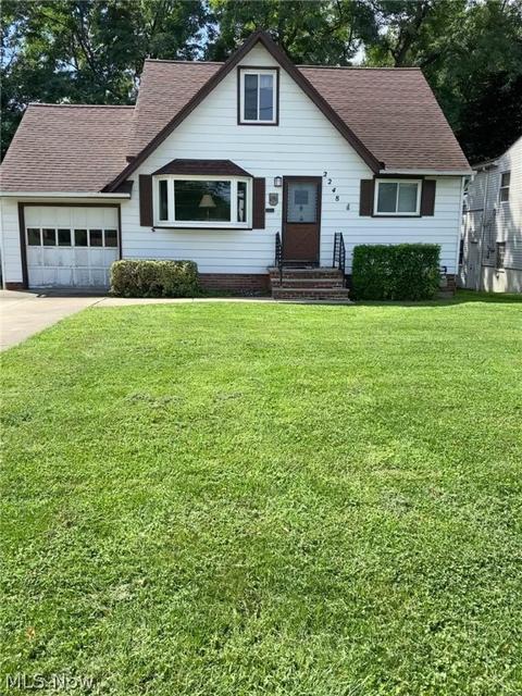 2248 Rockefeller Rd, Wickliffe, OH 44092 photo 1